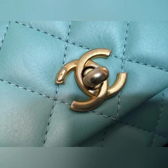 CHANEL CC flap bag pearly turquoise - Picture 2 of 10